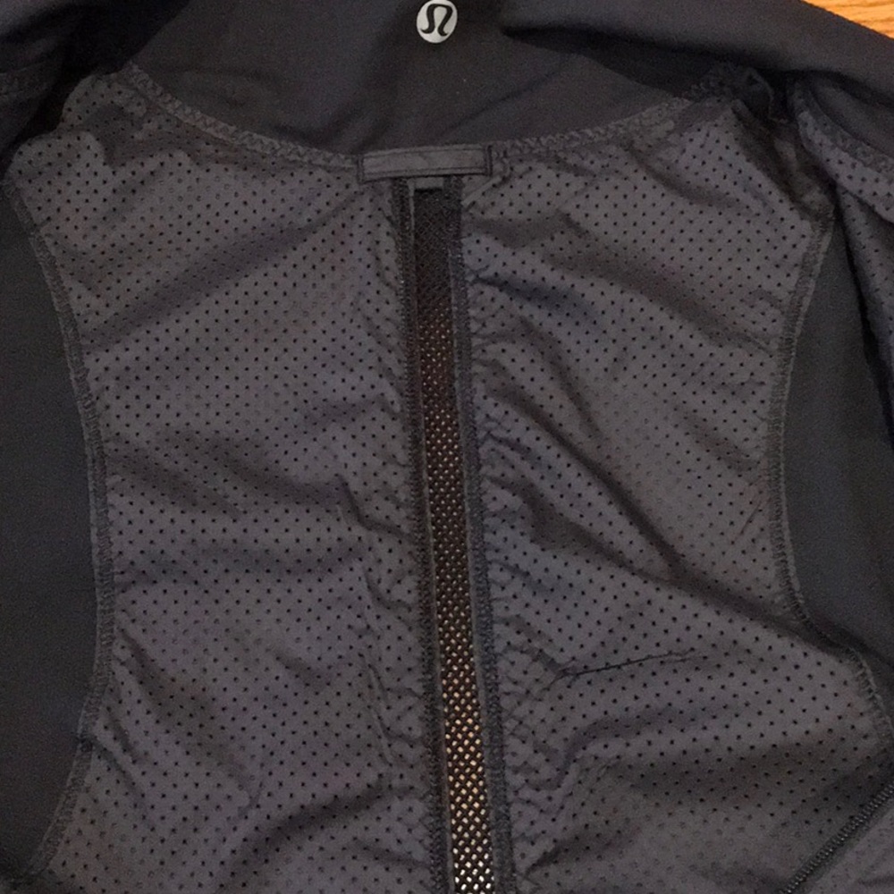 Lululemon Reversible Windbreaker - Picture 5 of 7